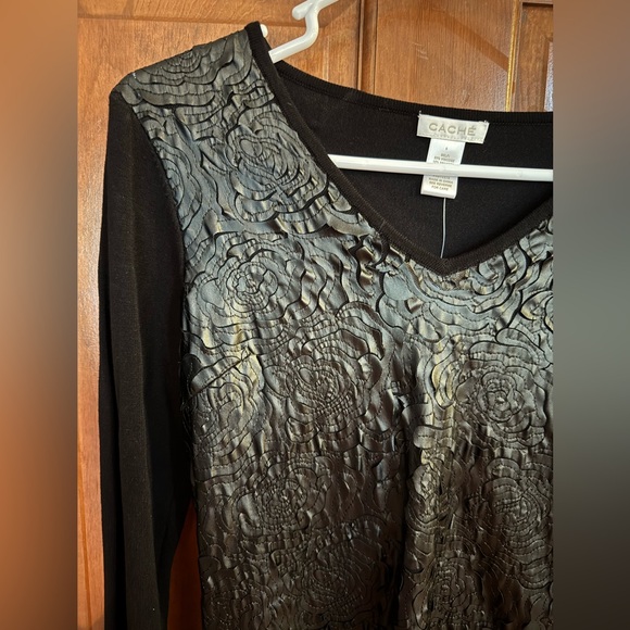 Cache Embellished Sweater - Picture 2 of 3